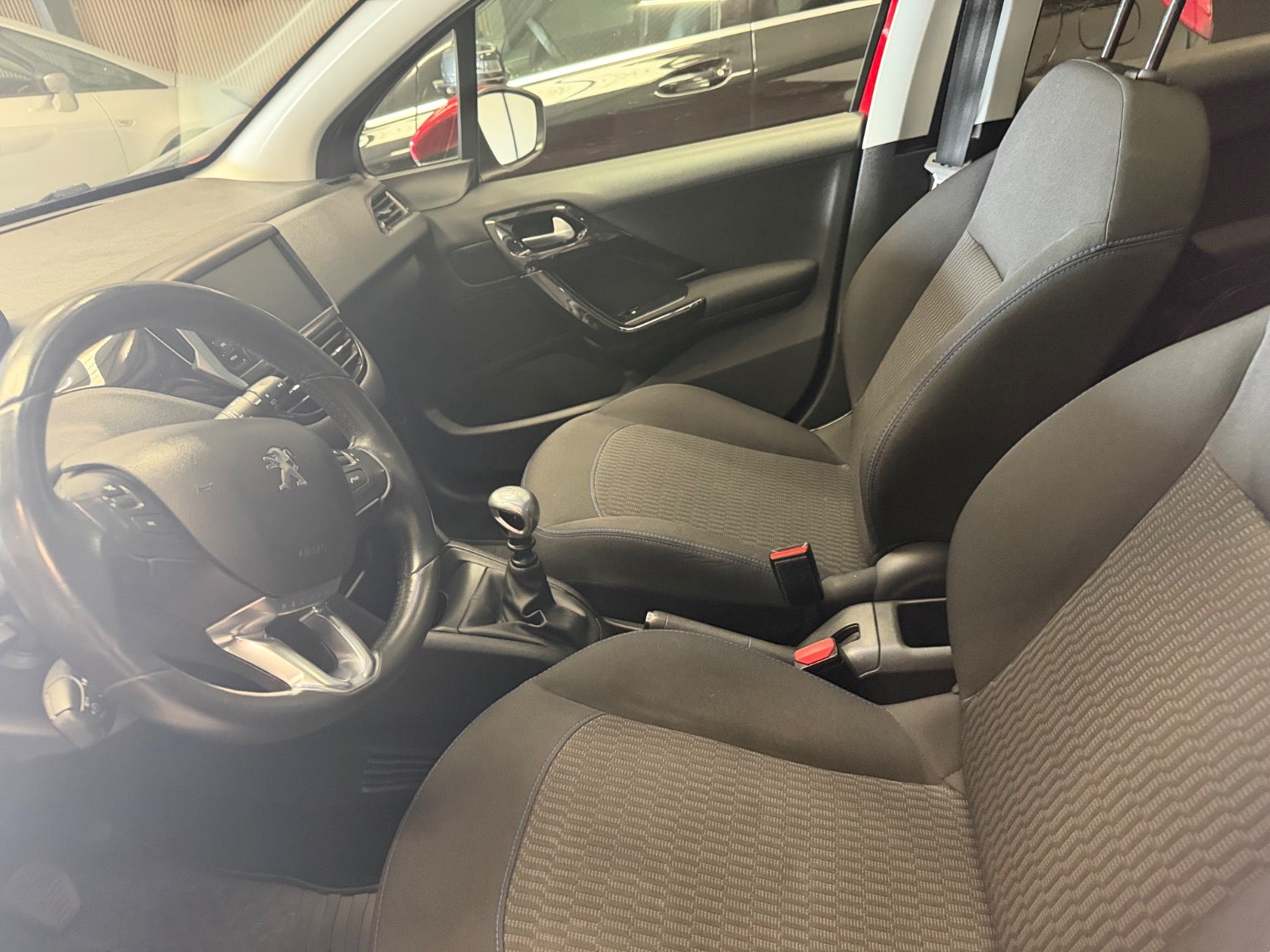 Peugeot 208 BlueHDi 100 Signature Sky - billede 11