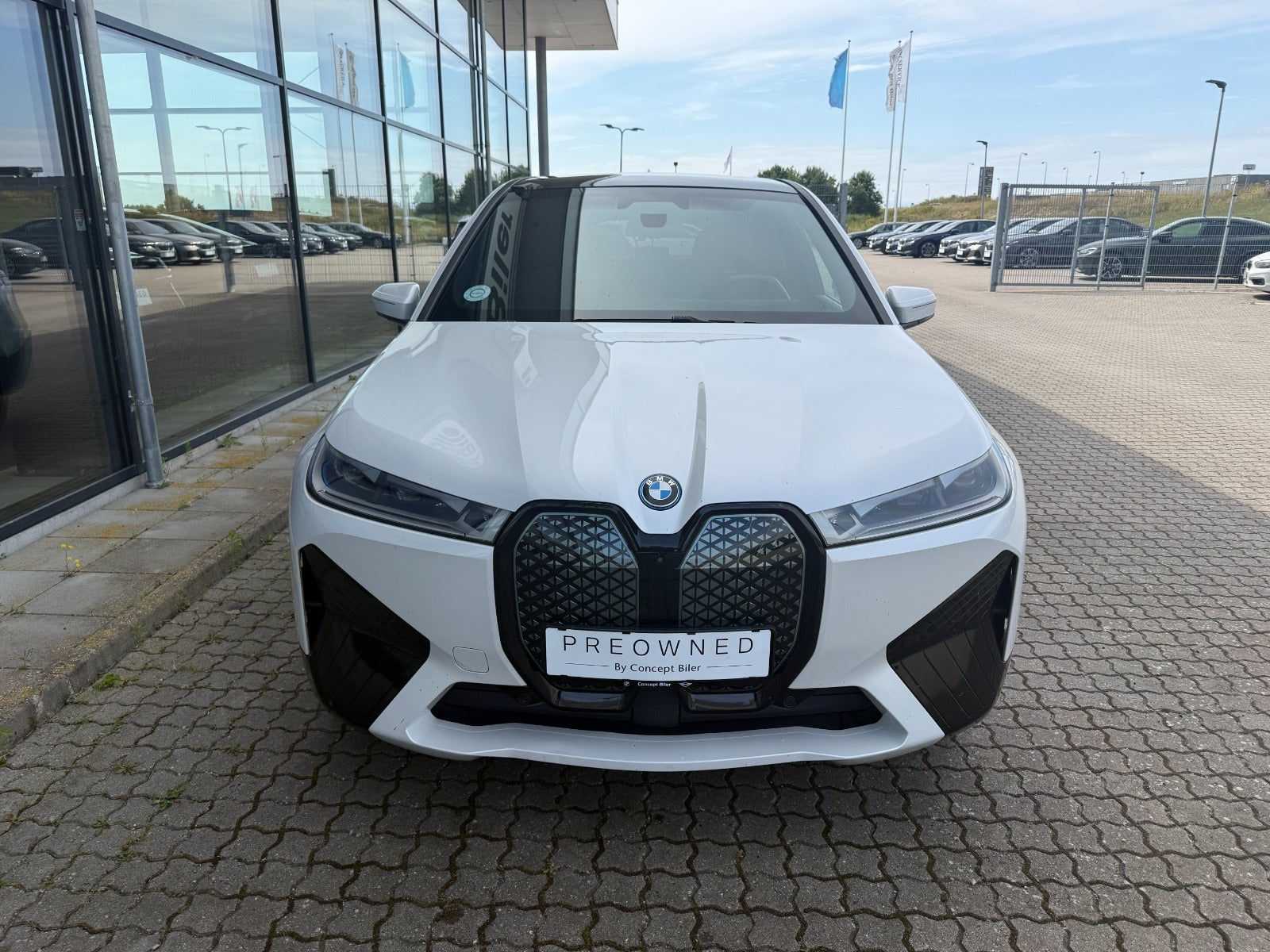 BMW iX xDrive50 Supercharged Sport 5d - 2
