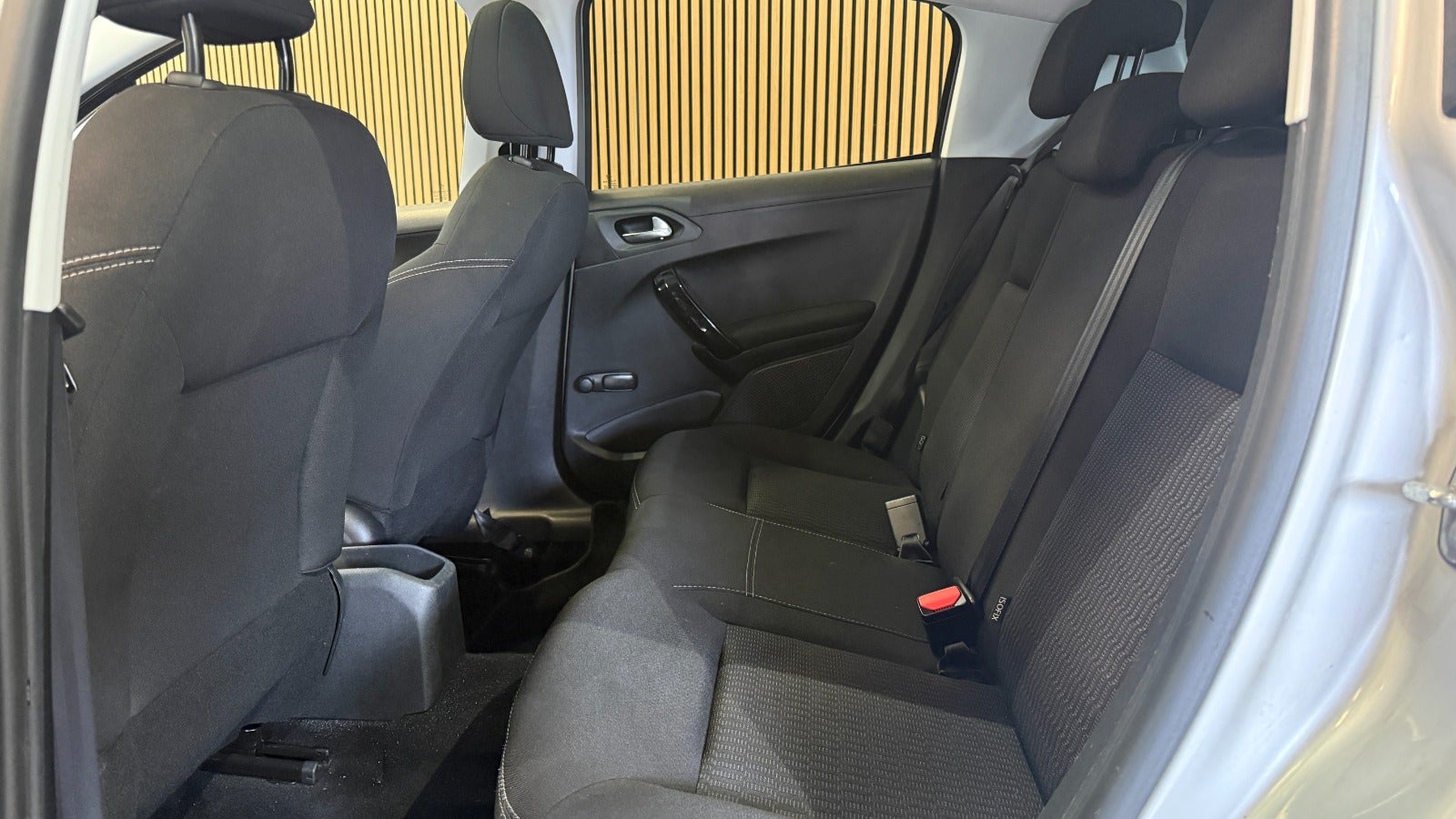 Billede af Peugeot 208 1,6 BlueHDi 100 Desire Sky