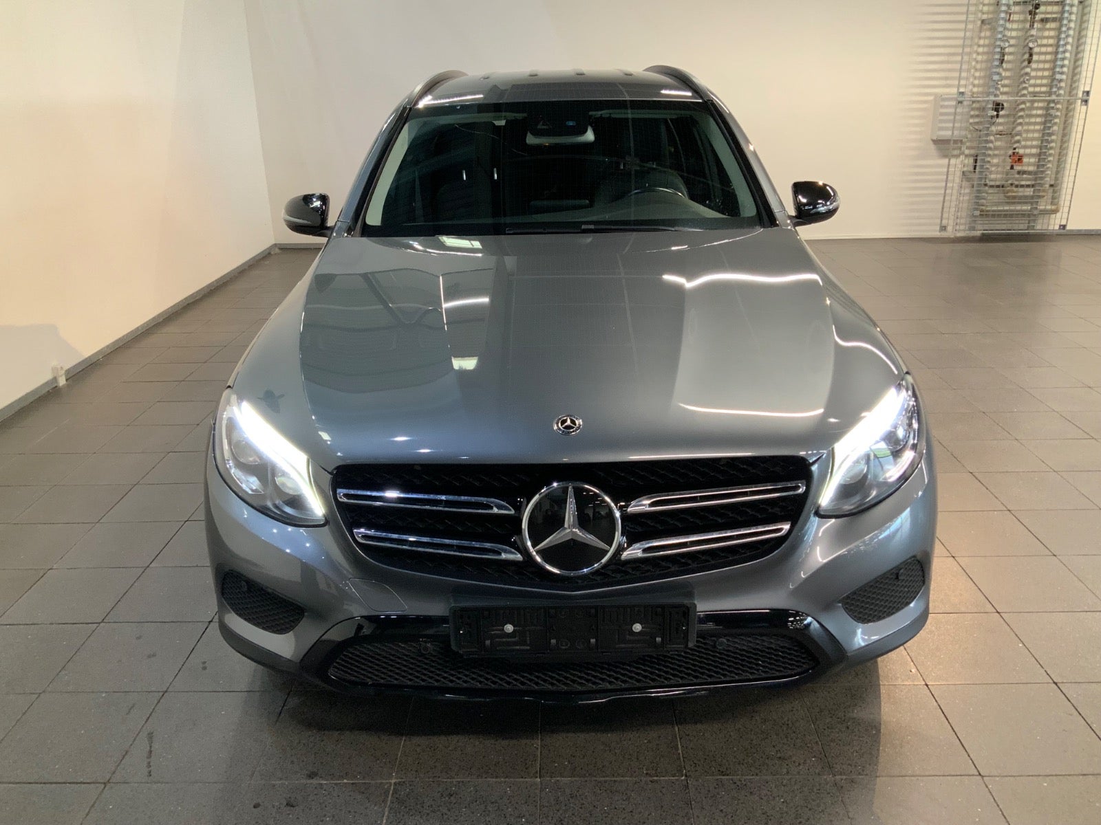 Mercedes-Benz GLC 350 d (2/8)