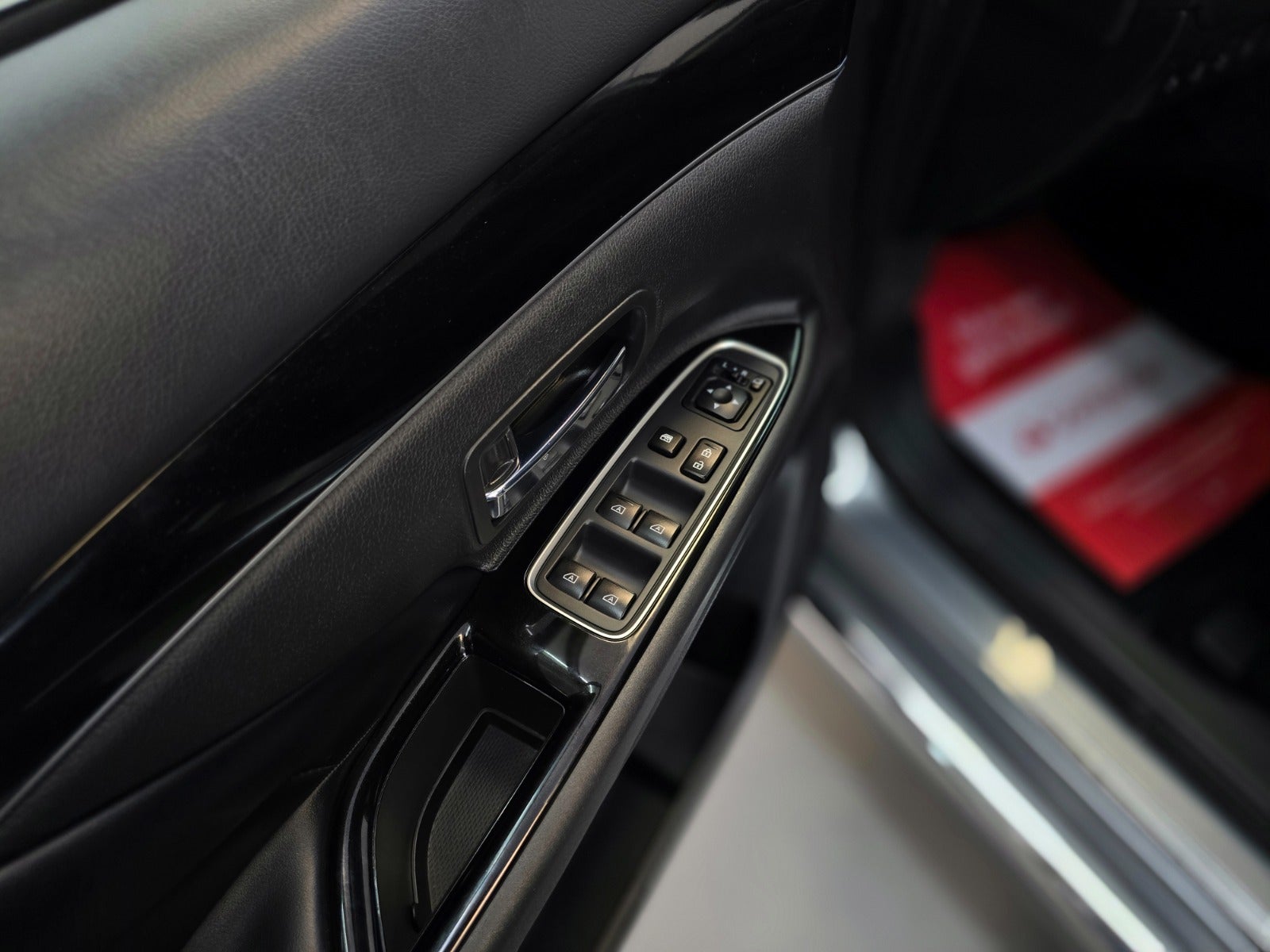 Billede af Mitsubishi Outlander 2,4 PHEV Intro Edition CVT 4WD