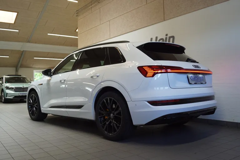 Audi e-tron Black Edition S-line quattro