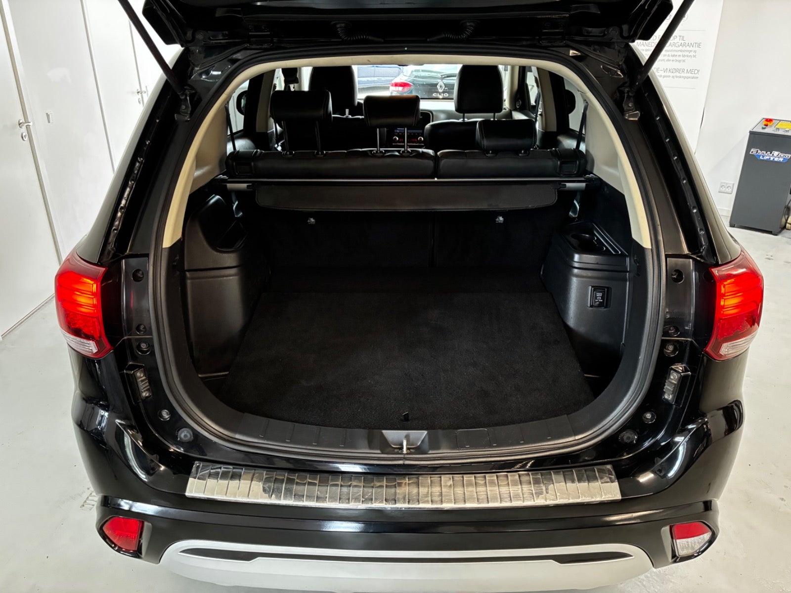 Billede af Mitsubishi Outlander 2,4 PHEV Invite+ CVT 4WD