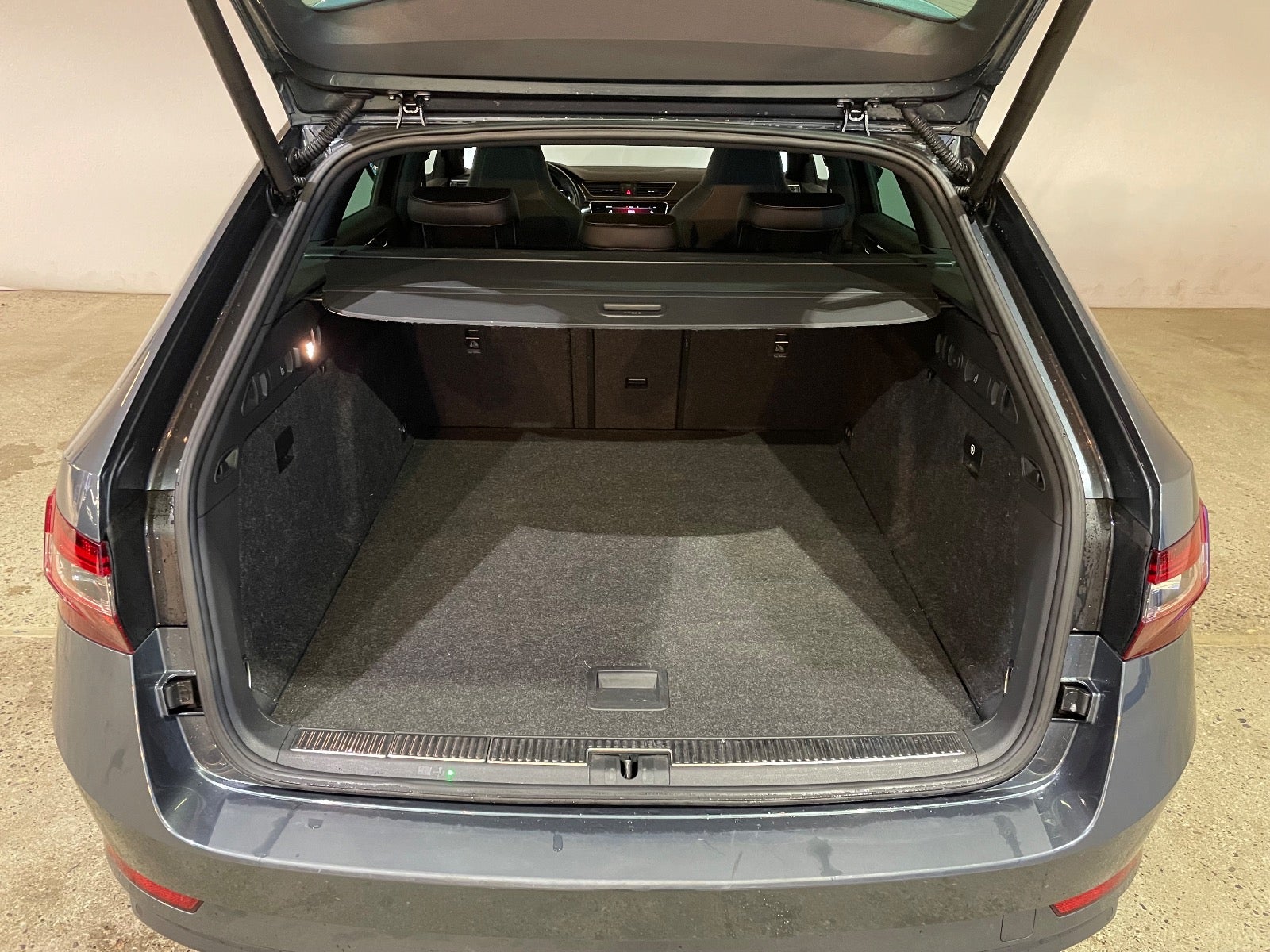 Skoda Superb TDi 190 Sportline Combi DSG