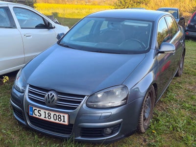 VW Jetta 2,0 FSi Sportline Benzin modelår 2006 km 420000 ABS airbag, Ring til Niels: 50300030
*****

