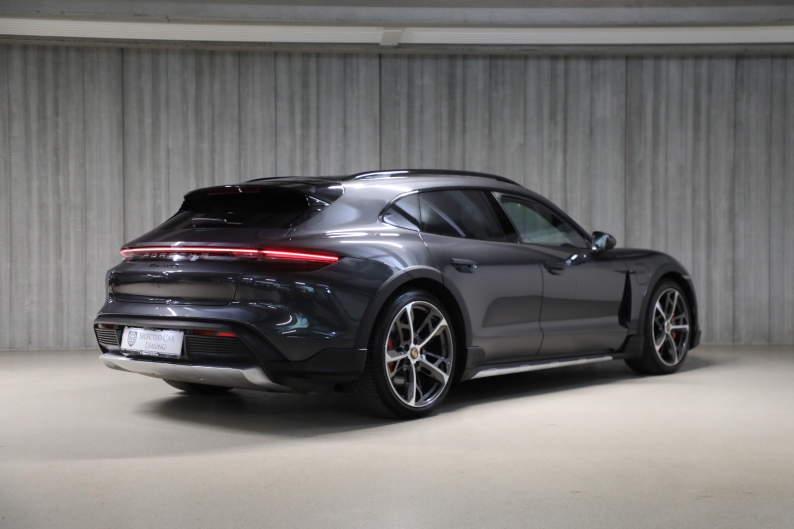 Porsche Taycan 4S Performance+ Cross Turismo