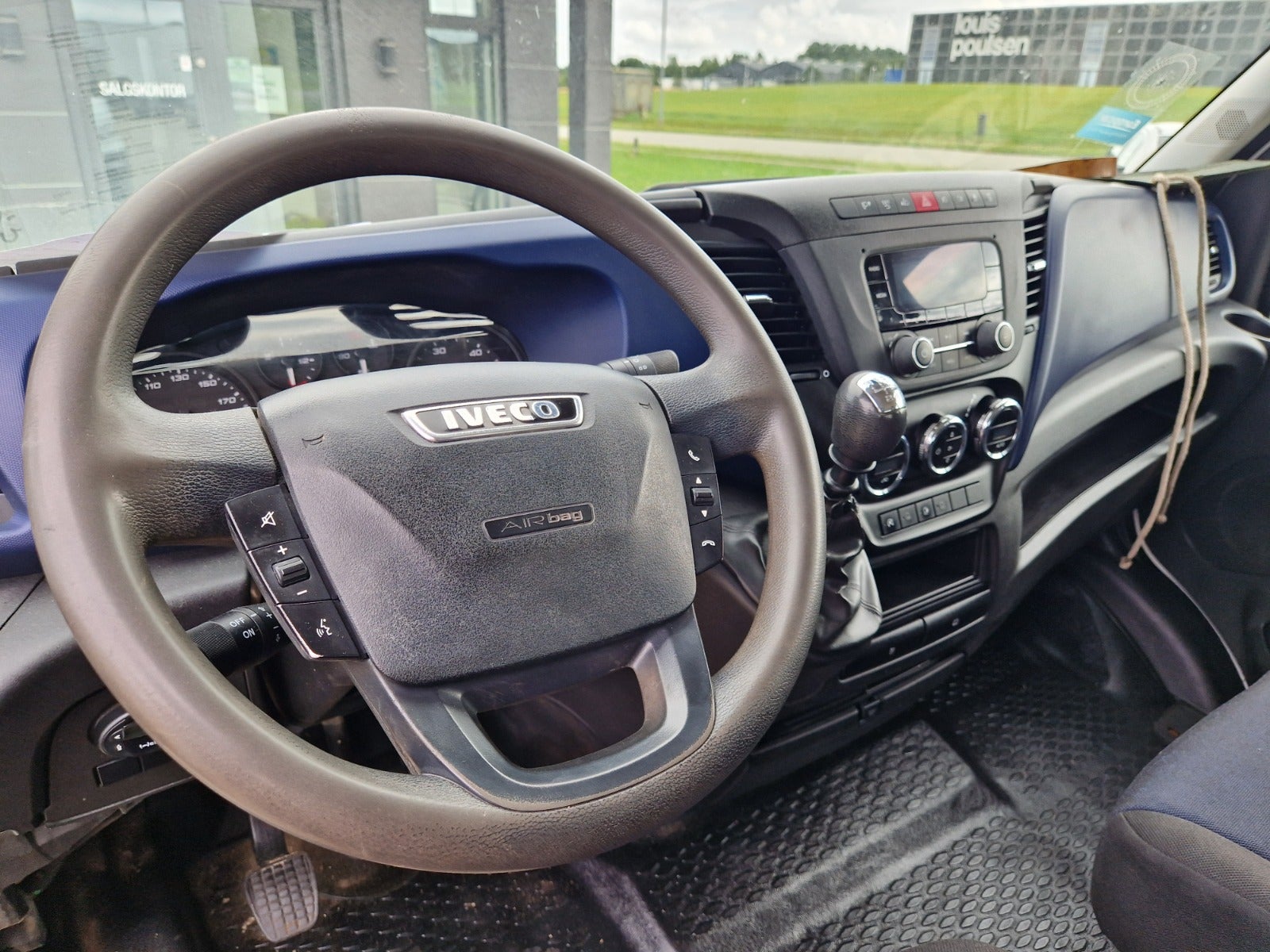 Billede af Iveco Daily 2,3 35S14 Mandskabsvogn m/lad