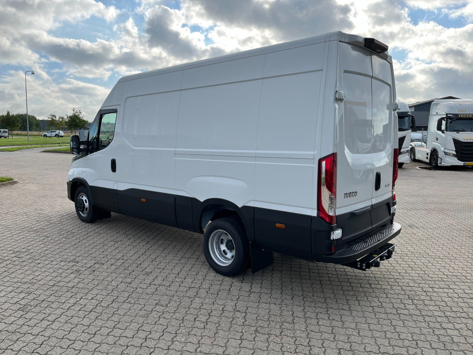 Billede af Iveco Daily 3,0 35C18 12m³ Van AG8