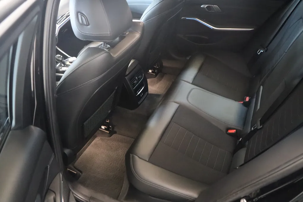 BMW 330e Touring Sport Line aut.