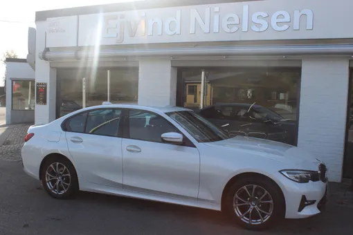 BMW 320i Sport Line aut.