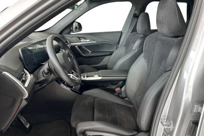 BMW iX1 eDrive20 M-Sport - 4
