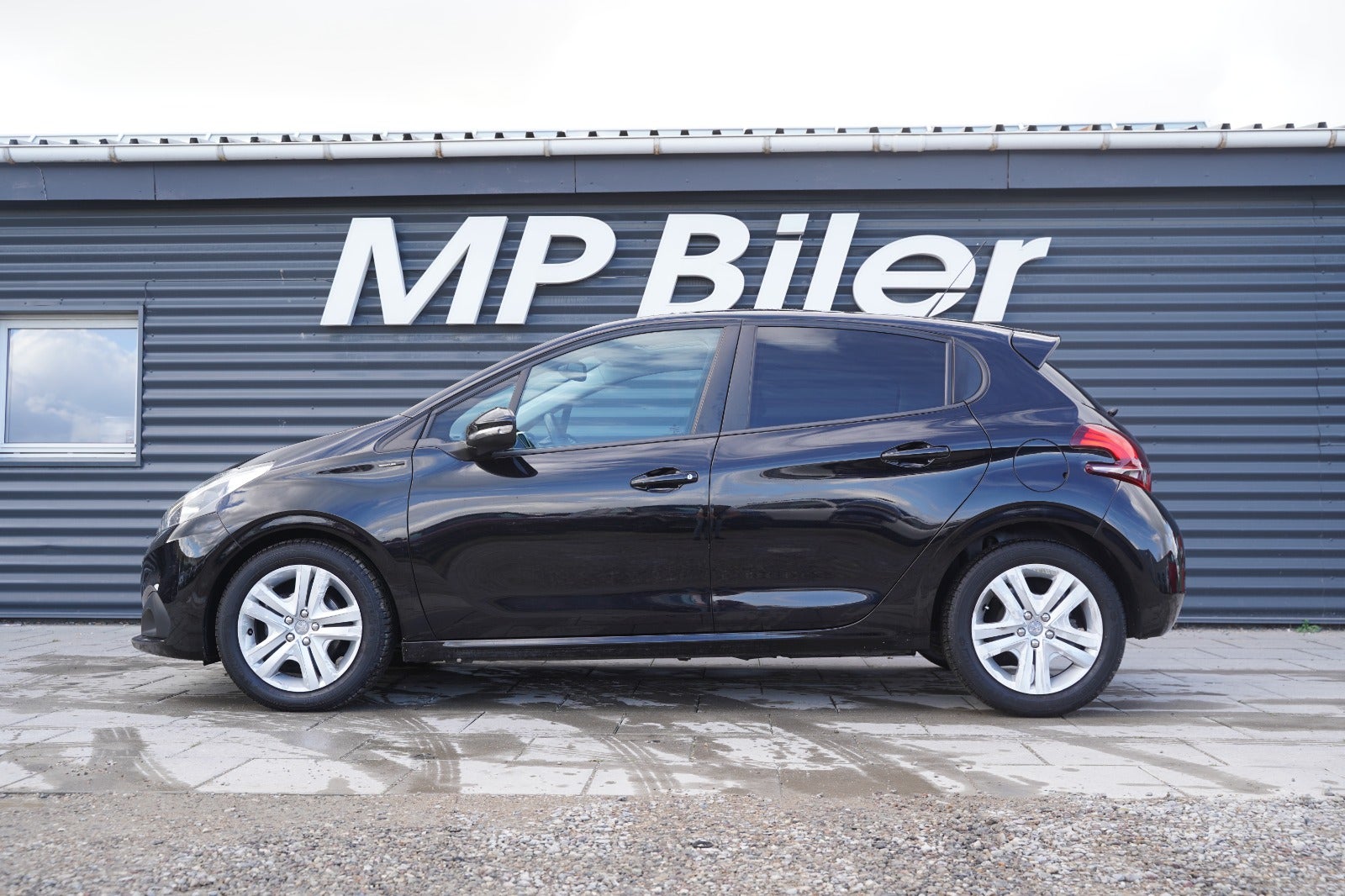 Billede af Peugeot 208 1,5 BlueHDi 100 Signature Sky