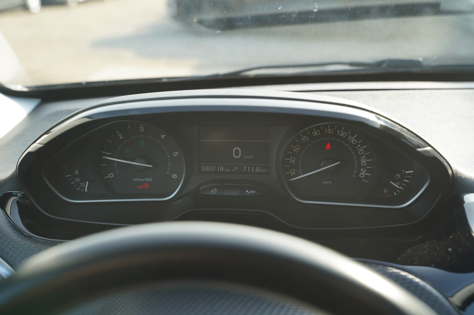 Billede af Peugeot 208 1,5 BlueHDi 100 Infinity Sky