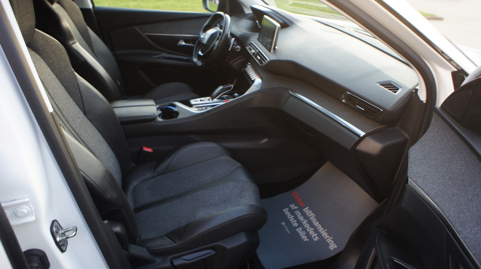 Peugeot 3008 Hybrid Allure LTD EAT8