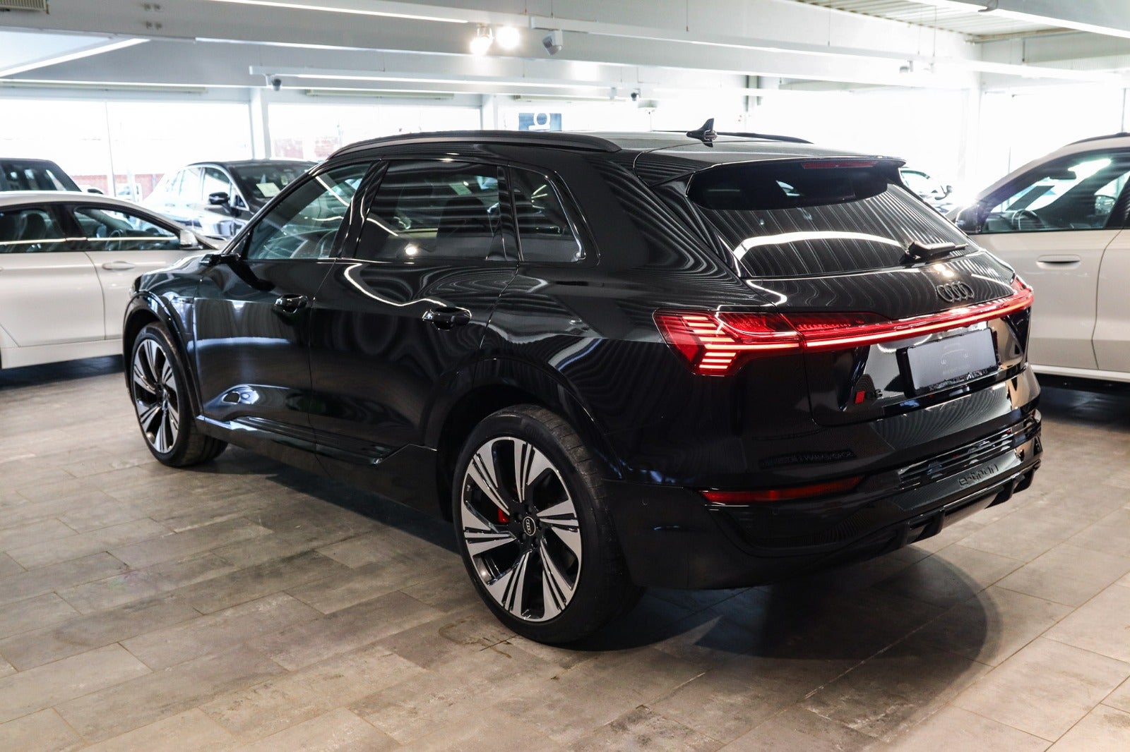 Billede af Audi Q8 e-tron 55 S-line Black Edition quattro