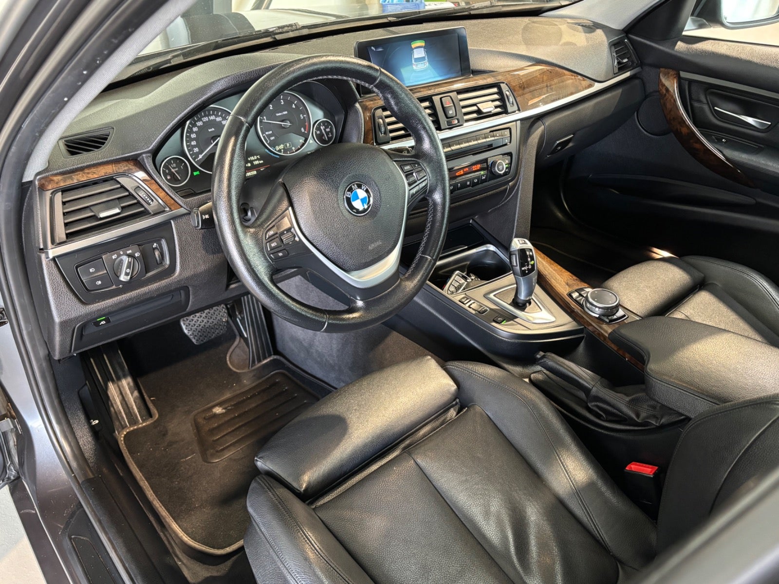 BMW 320d, Billede 8