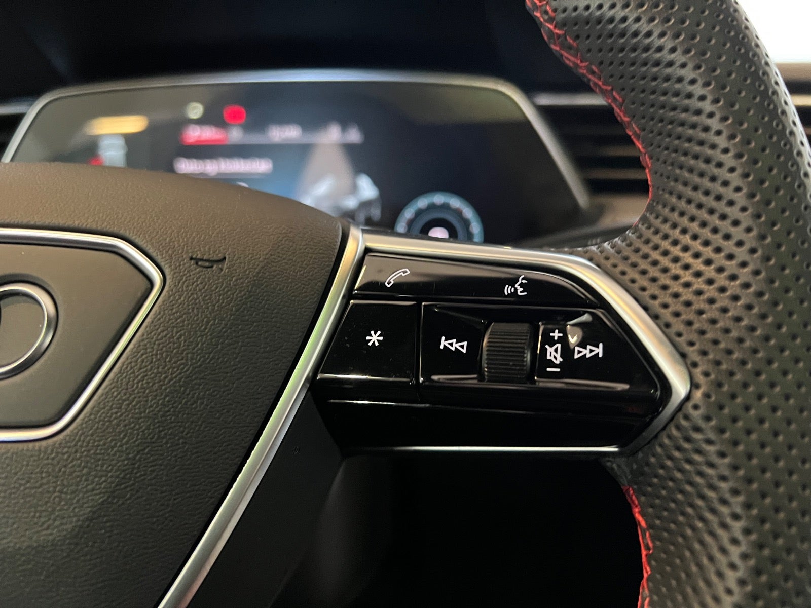 Audi Q8 e-tron S-line Sportback quattro