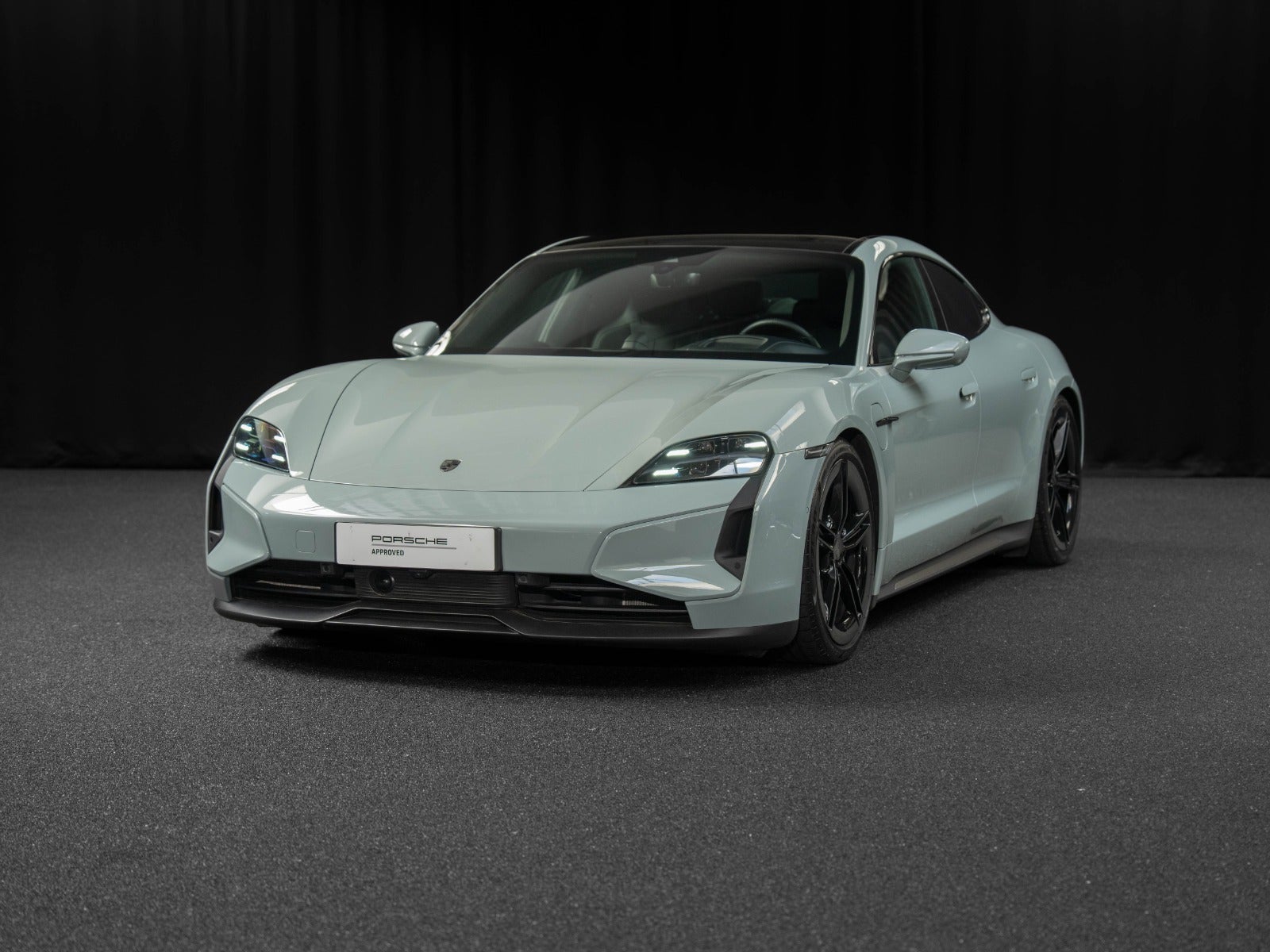 Porsche Taycan Turbo