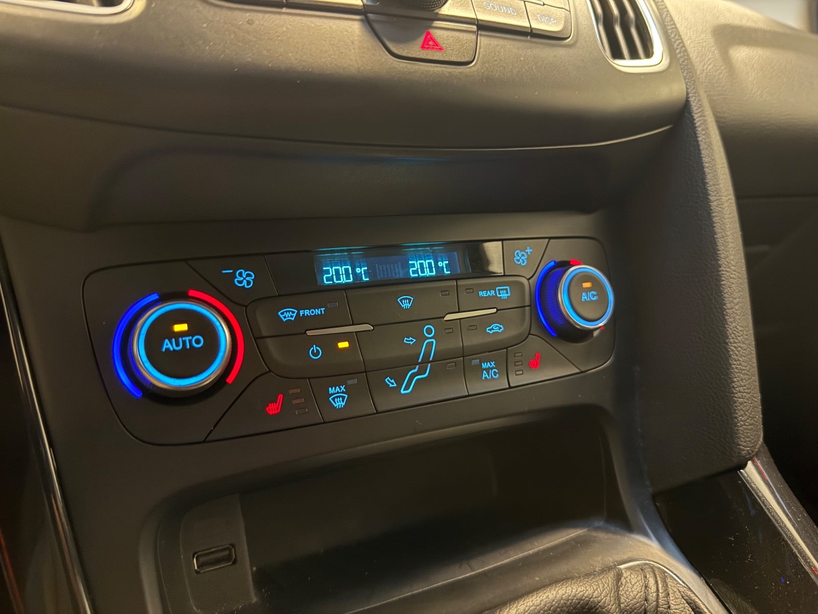 Ford Focus SCTi 125 Titanium stc.