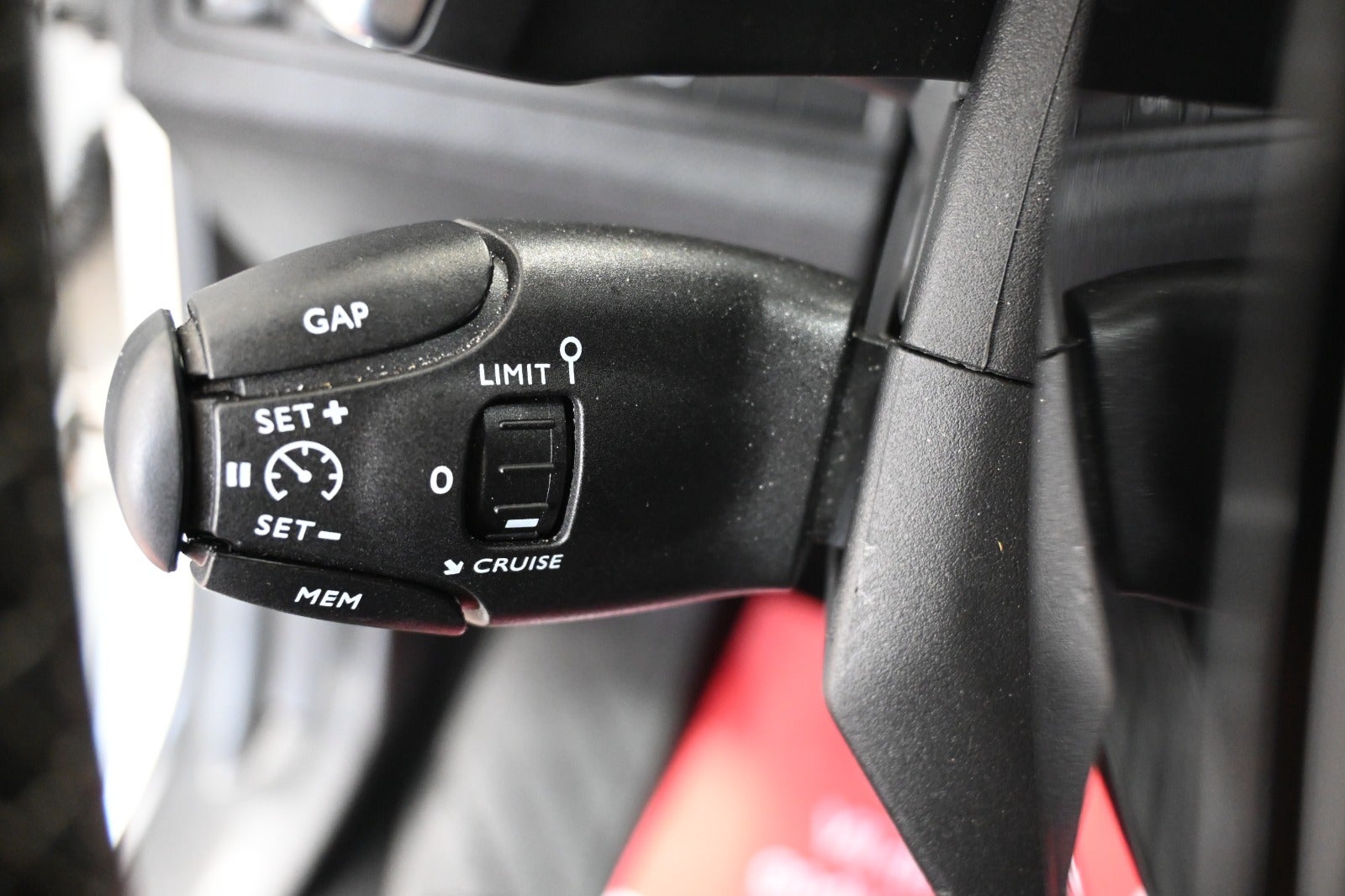 Peugeot 3008 Hybrid Allure LTD EAT8