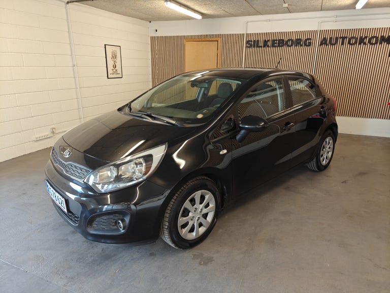 Kia Rio CVVT Active