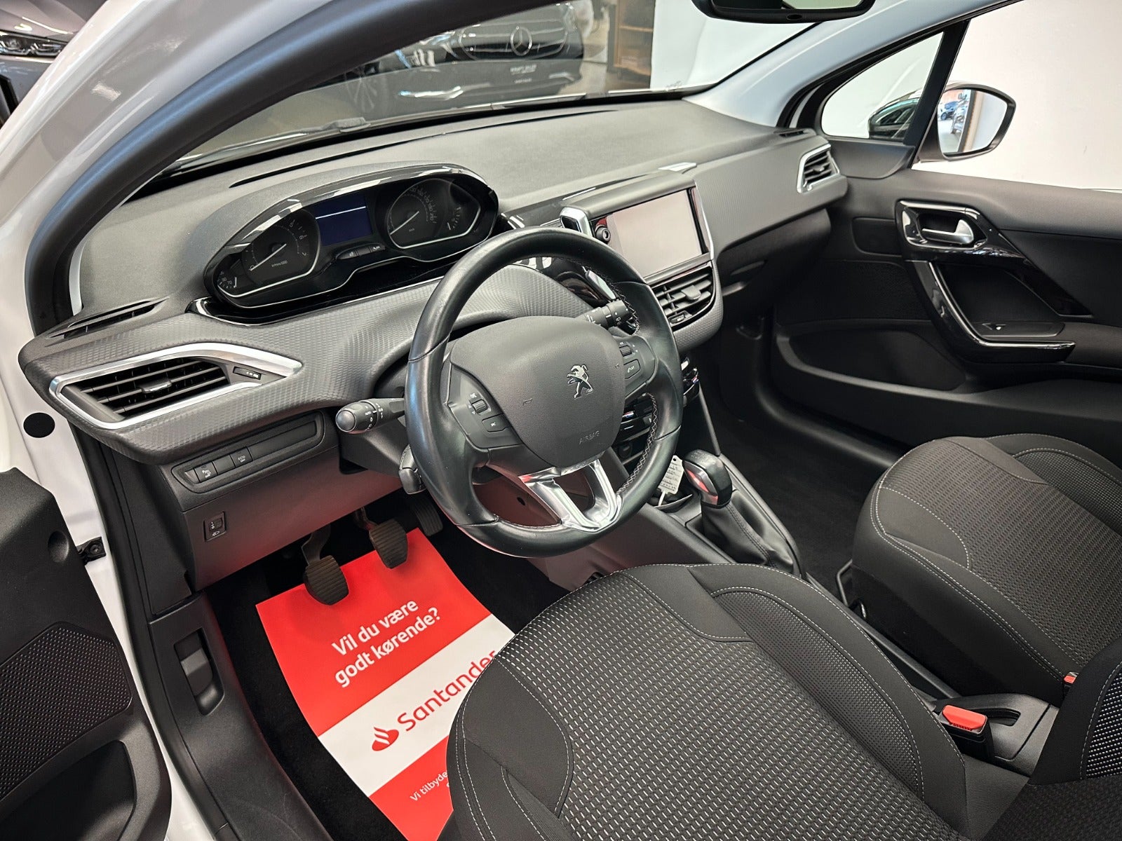 Billede af Peugeot 208 1,2 PureTech 82 Allure Sky