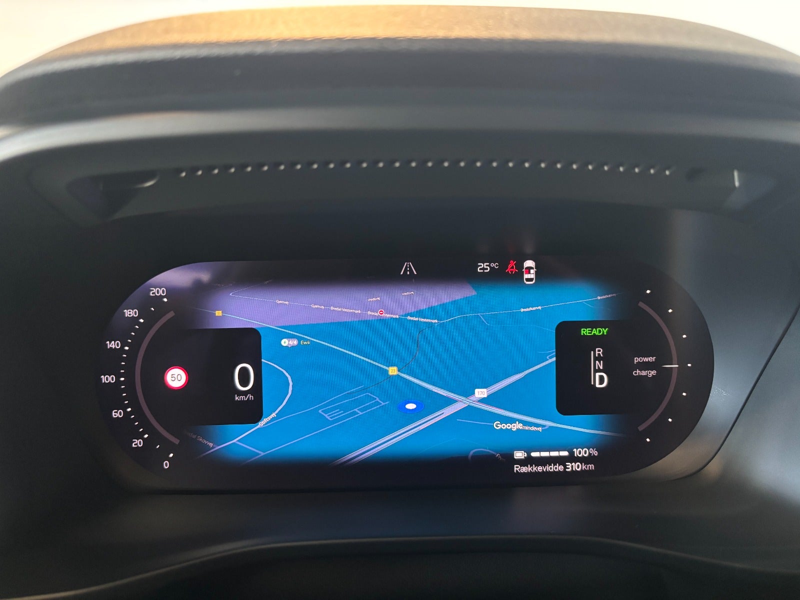 Volvo XC40 P8 ReCharge Twin Ultimate 5d - 9