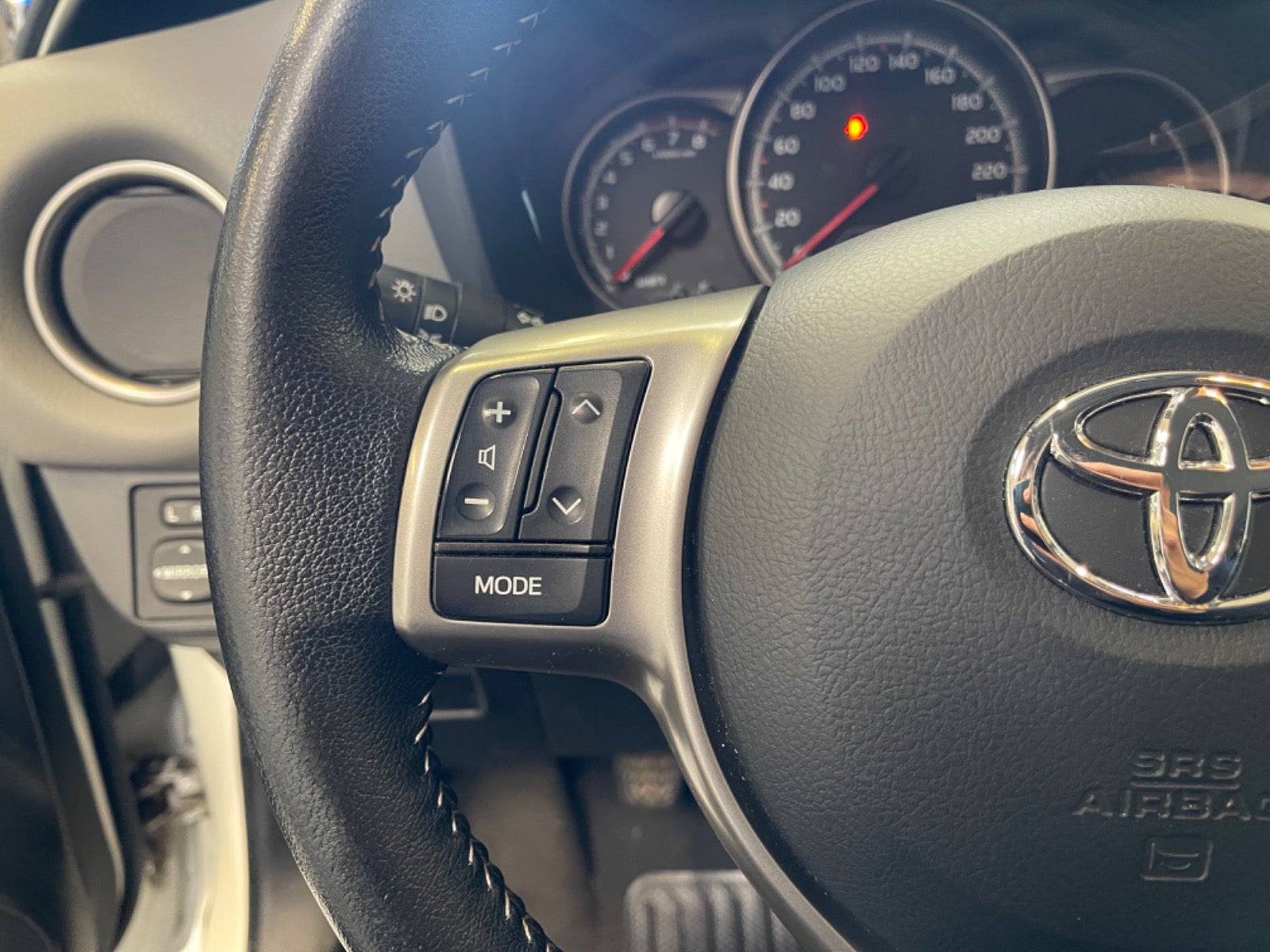 Billede af Toyota Yaris 1,0 VVT-i T2