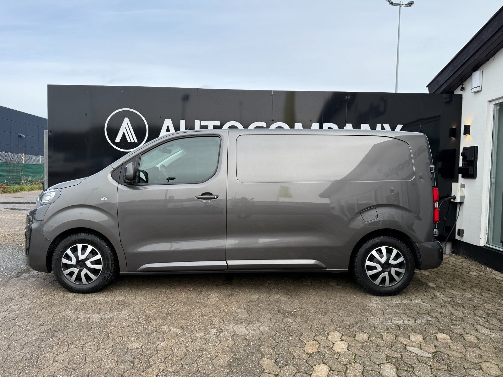 Peugeot Expert BlueHDi 120 L2 Premium Van