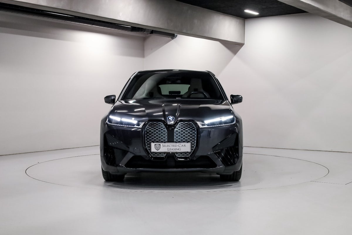 BMW iX xDrive40 Supercharged