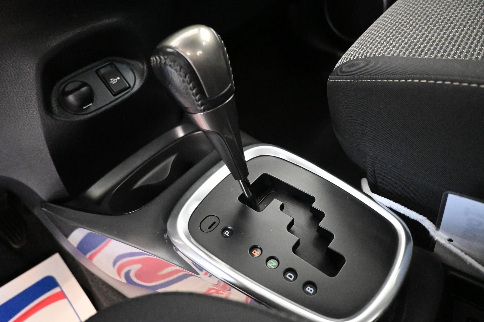 Toyota Yaris Hybrid H2 e-CVT