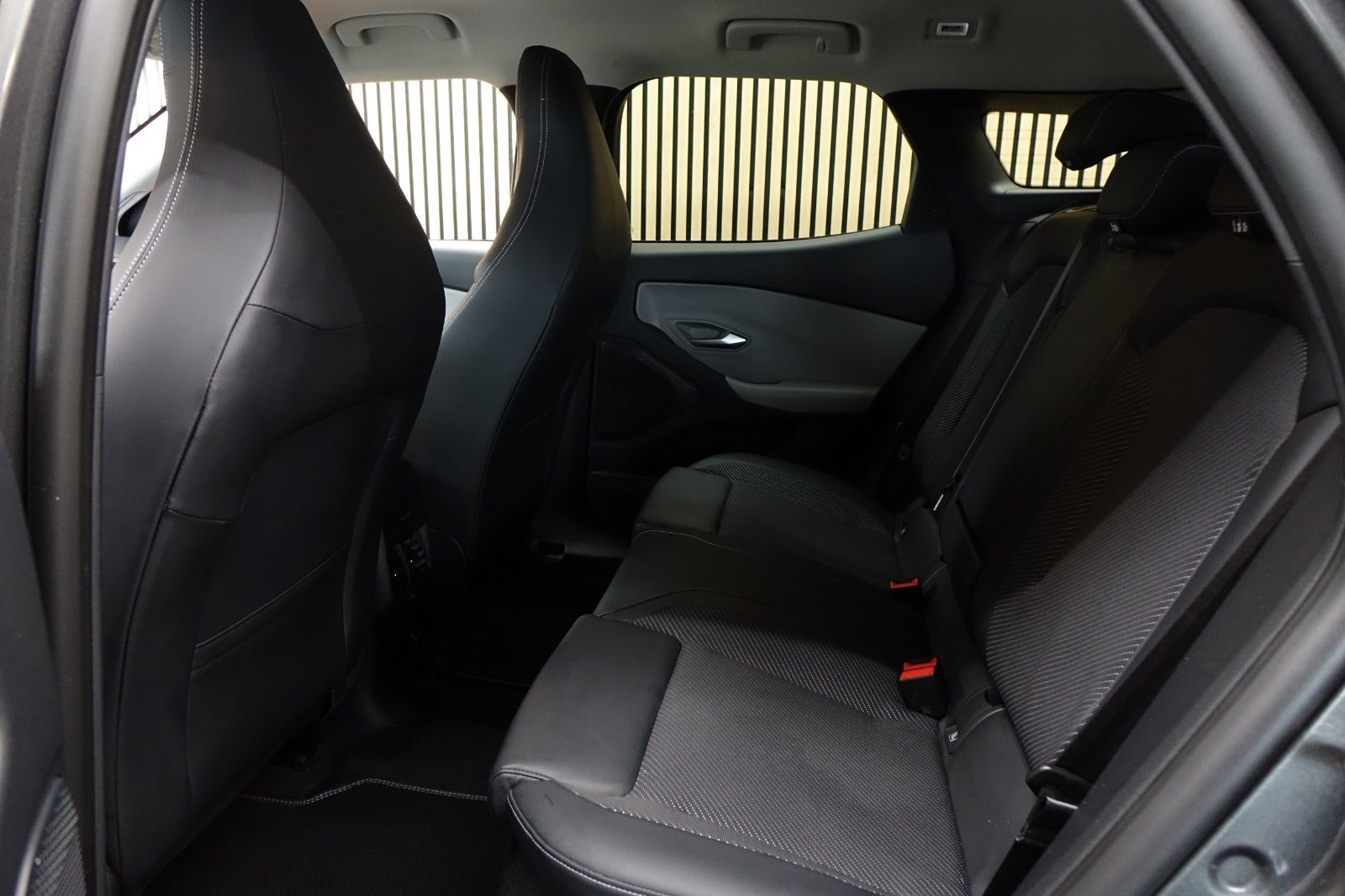 Ford Explorer Select Extended Range