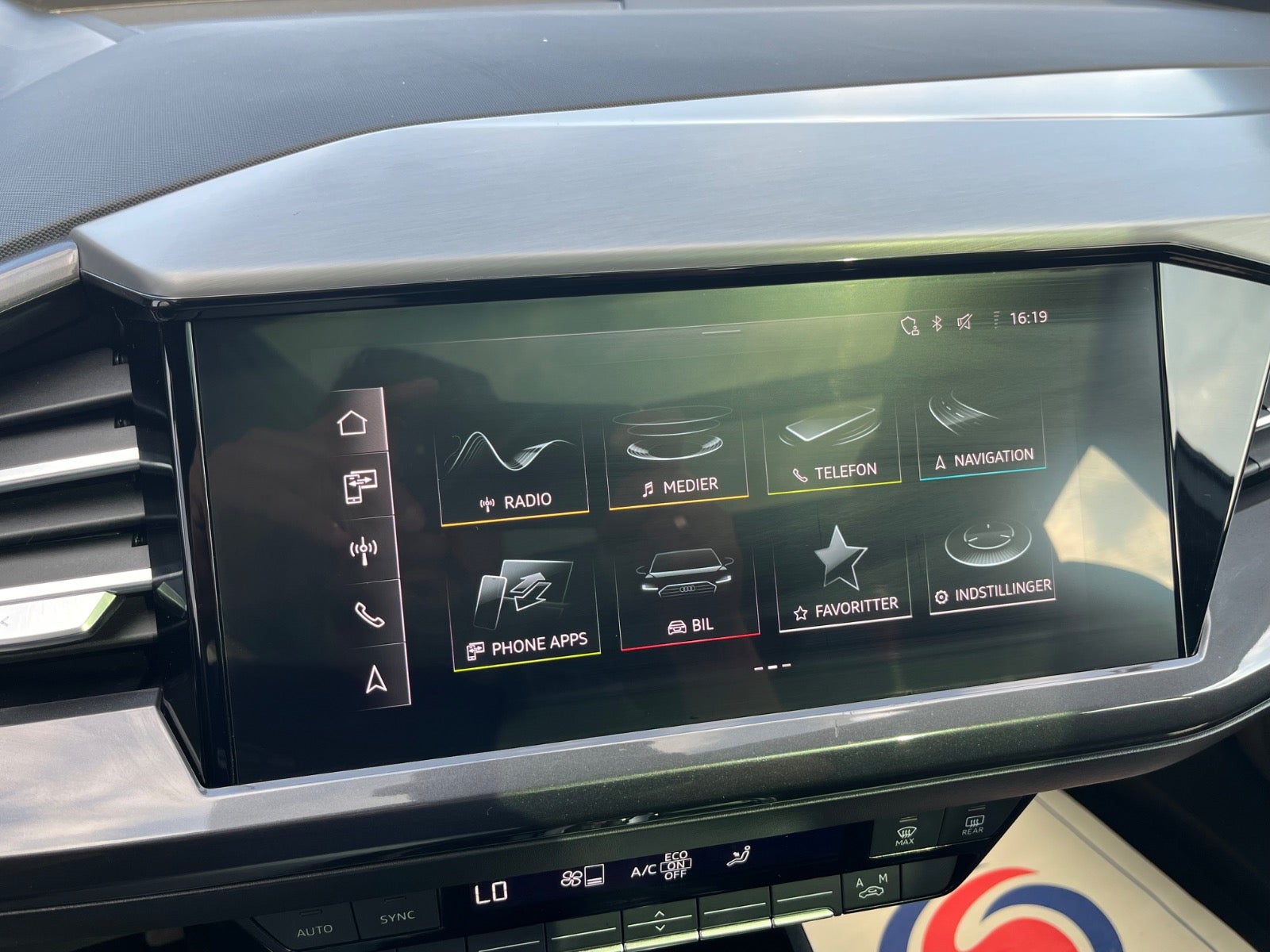 Billede af Audi Q4 e-tron 40 S-line