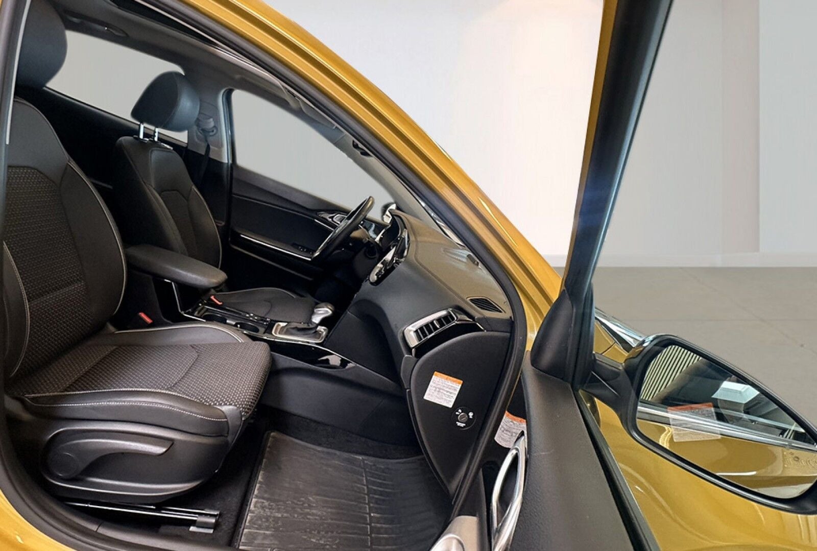 Kia XCeed PHEV Upgrade Intro DCT