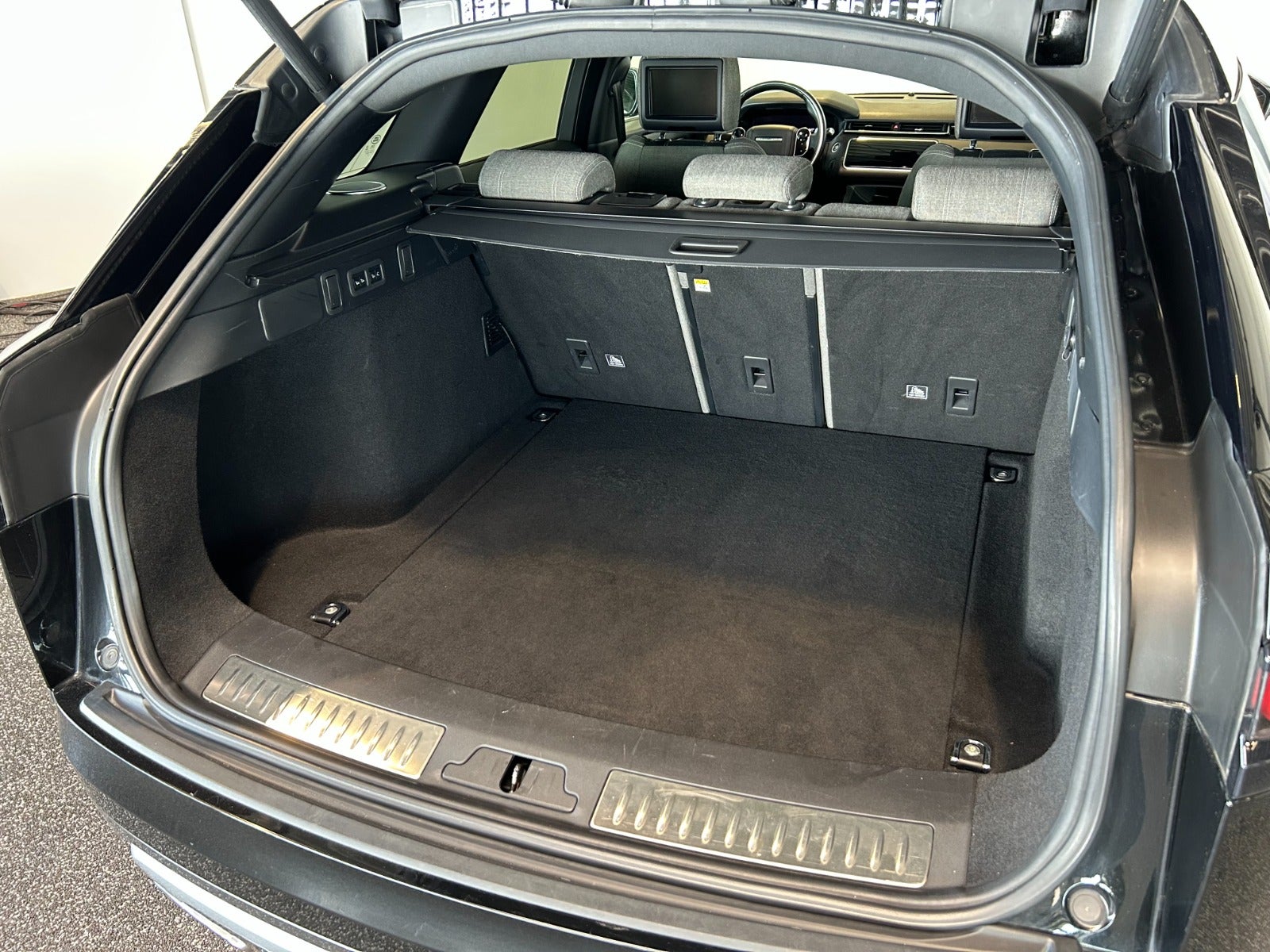 Land Rover Range Rover Velar 3,0 D300 R-Dynamic aut. Van 5d - 11