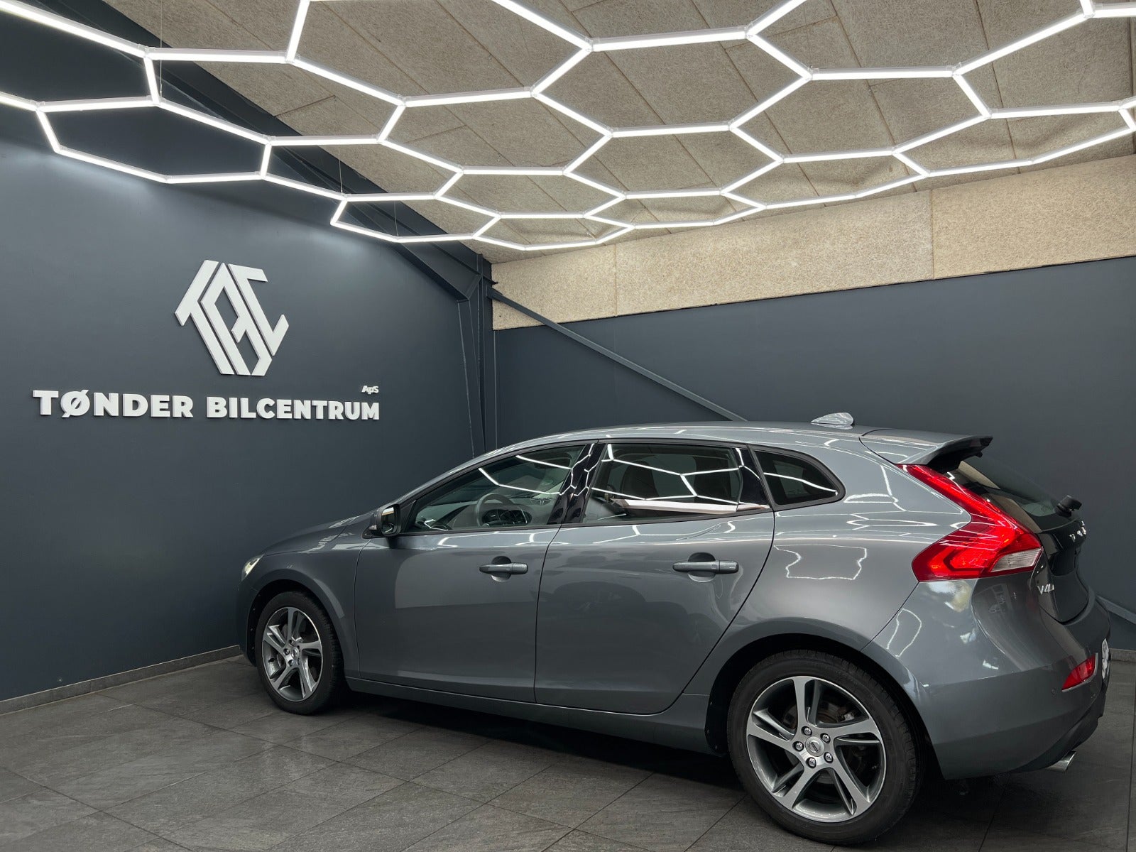 Volvo V40 2016