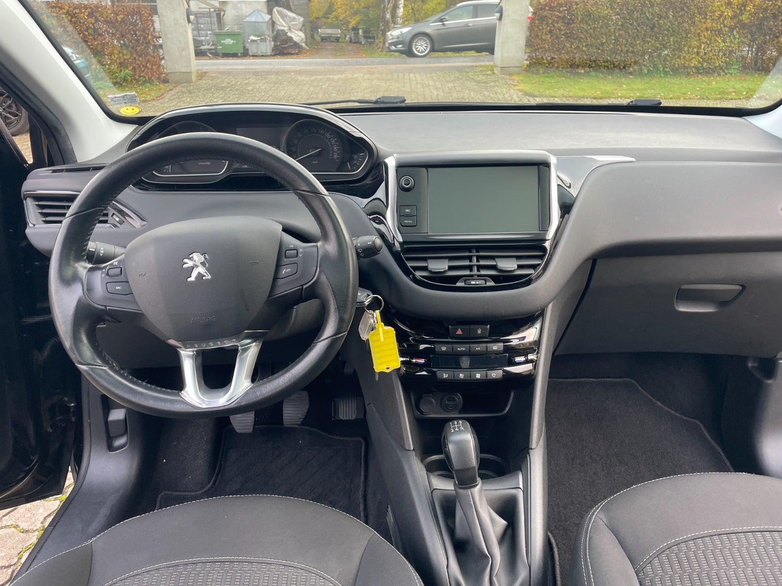 Peugeot 208 BlueHDi 100 Envy Sky