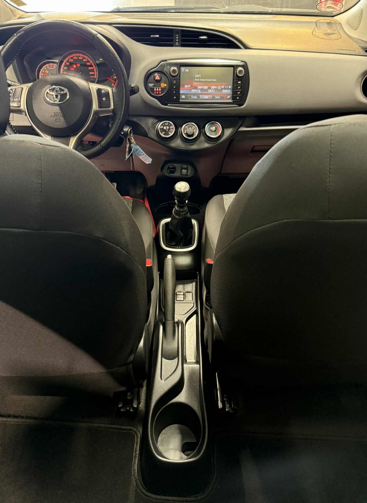 Billede af Toyota Yaris 1,3 VVT-i Skyview