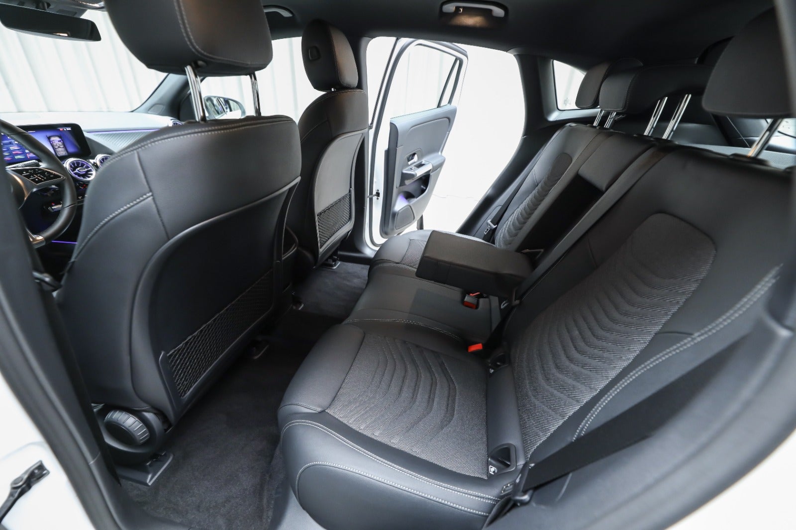 Mercedes-Benz EQA 250+ (5/8)