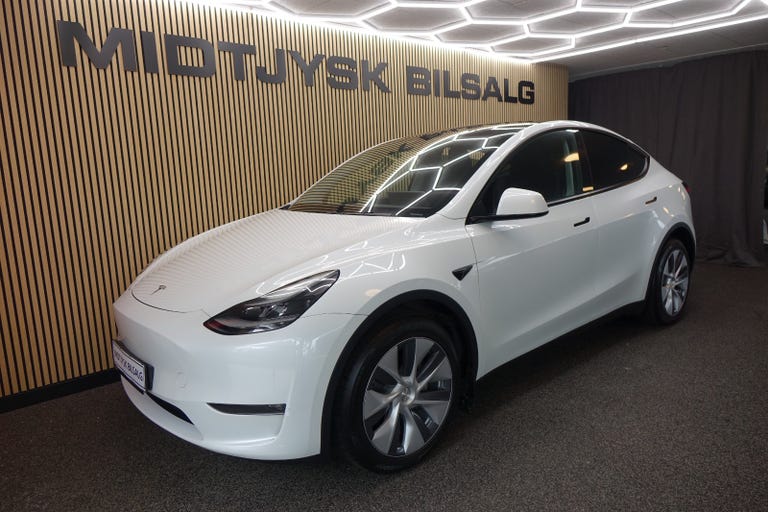 Tesla Model Y RWD