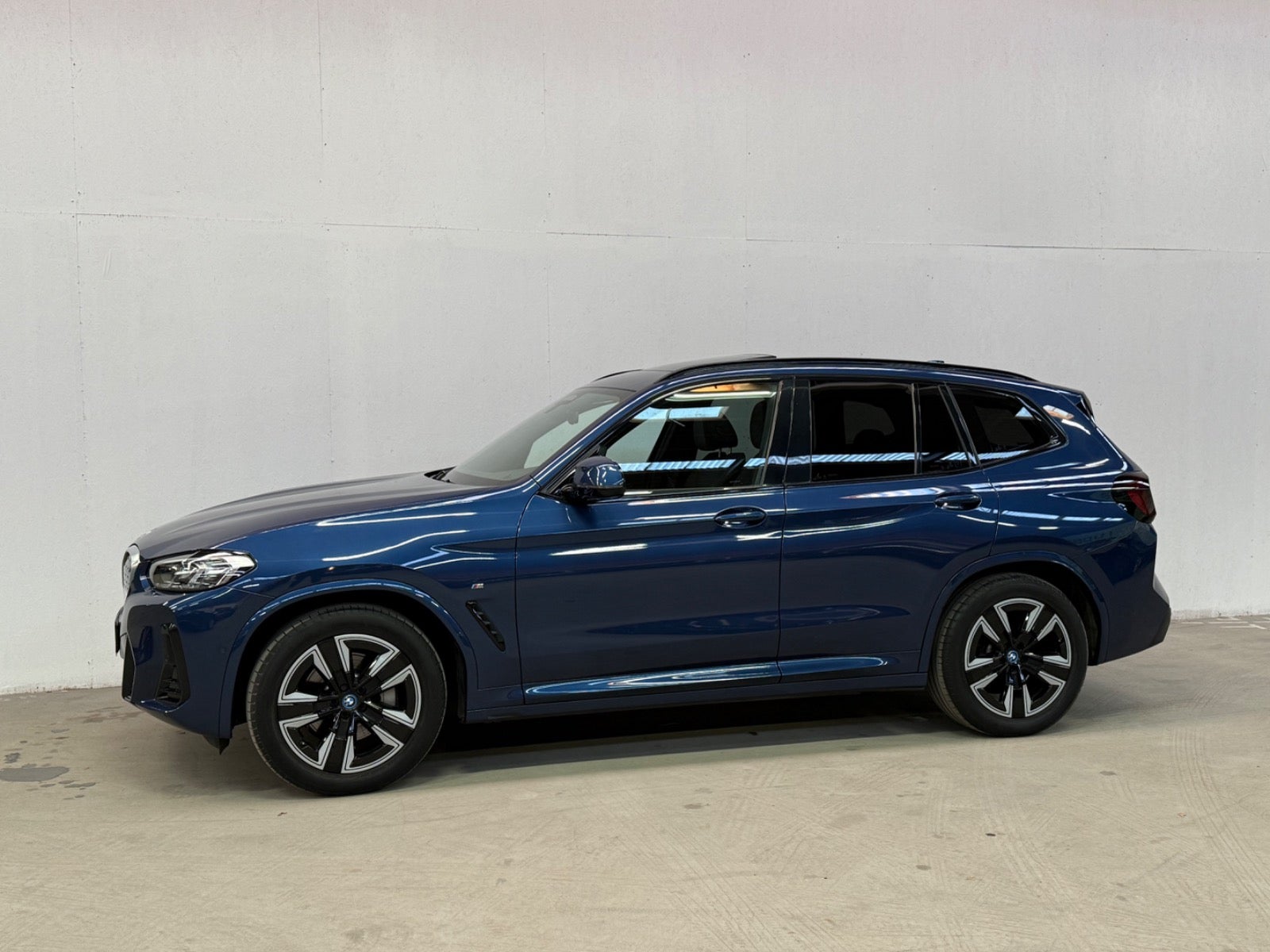 BMW iX3 Charged M-Sport A
