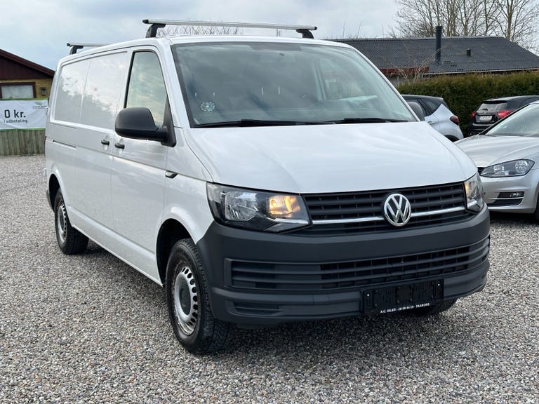 VW Transporter TDi 102 Kassevogn lang