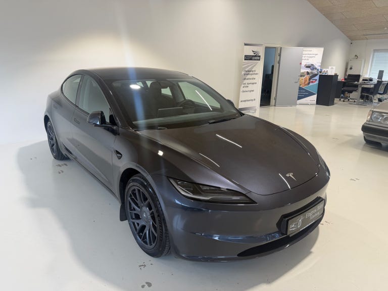 Tesla Model 3 RWD