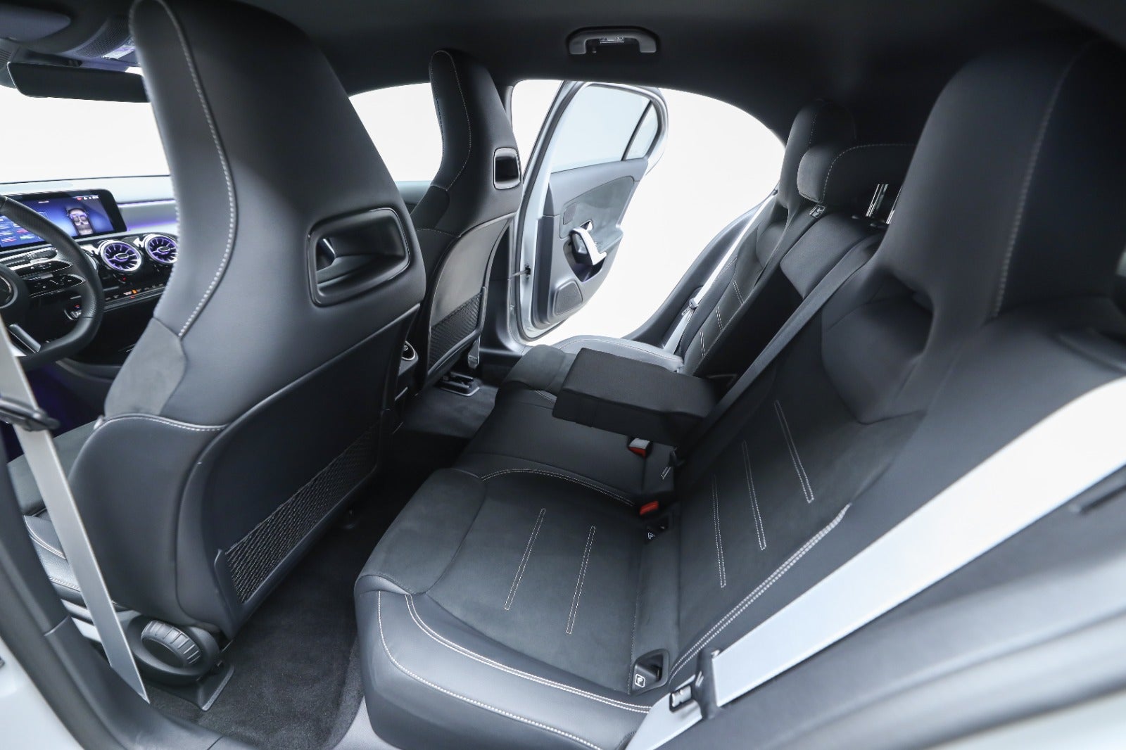 Mercedes-Benz A 200 d (5/8)
