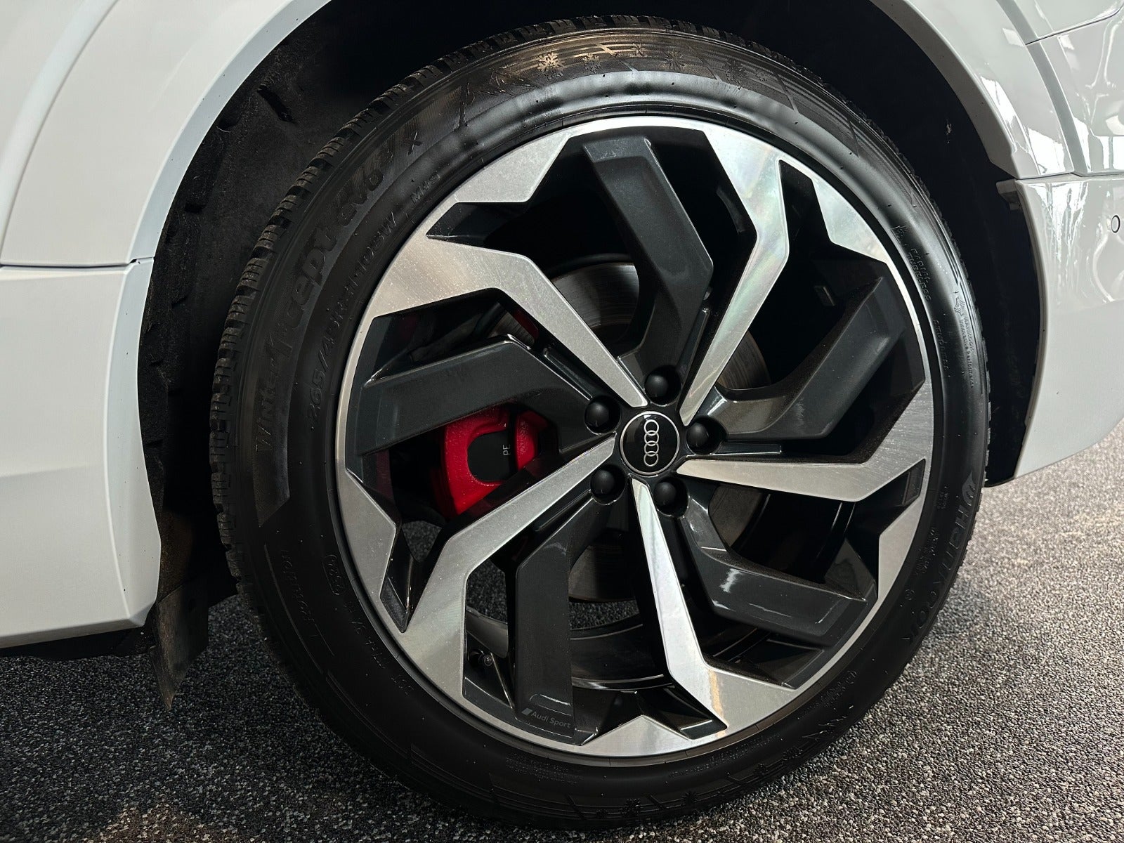 Audi Q8 e-tron 55 Sportback quattro 5d - 10