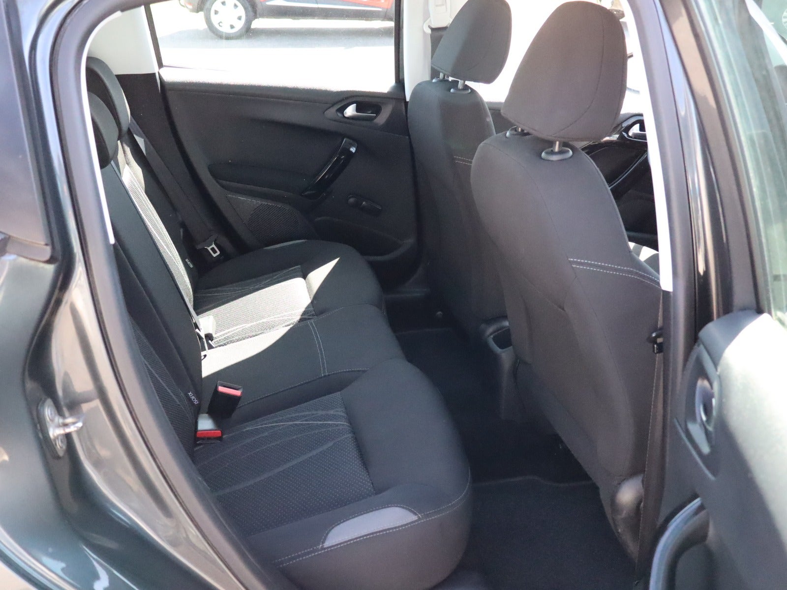 Billede af Peugeot 208 1,6 e-HDi 92 Allure Sky