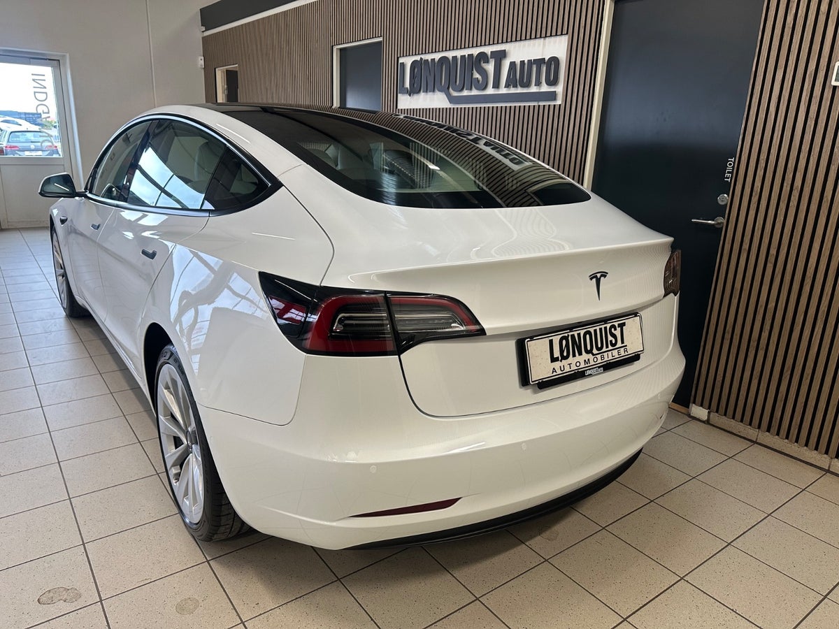 Tesla Model 3 Standard Range+ RWD Tesla Model 3 Standard Range+ RWD