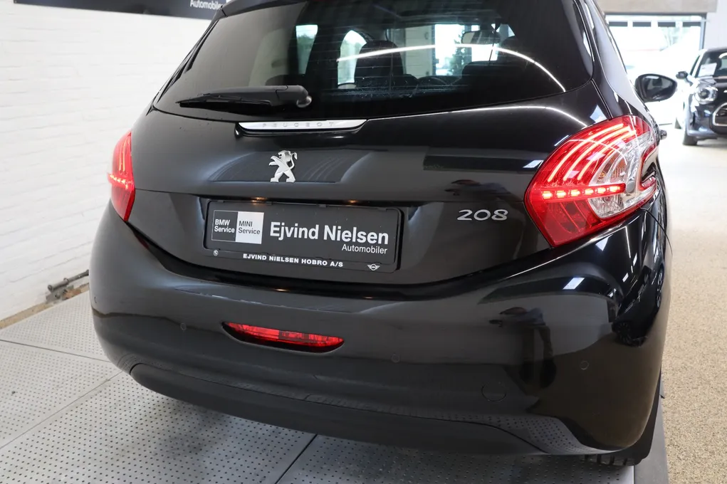 Peugeot 208 VTi Allure Sky