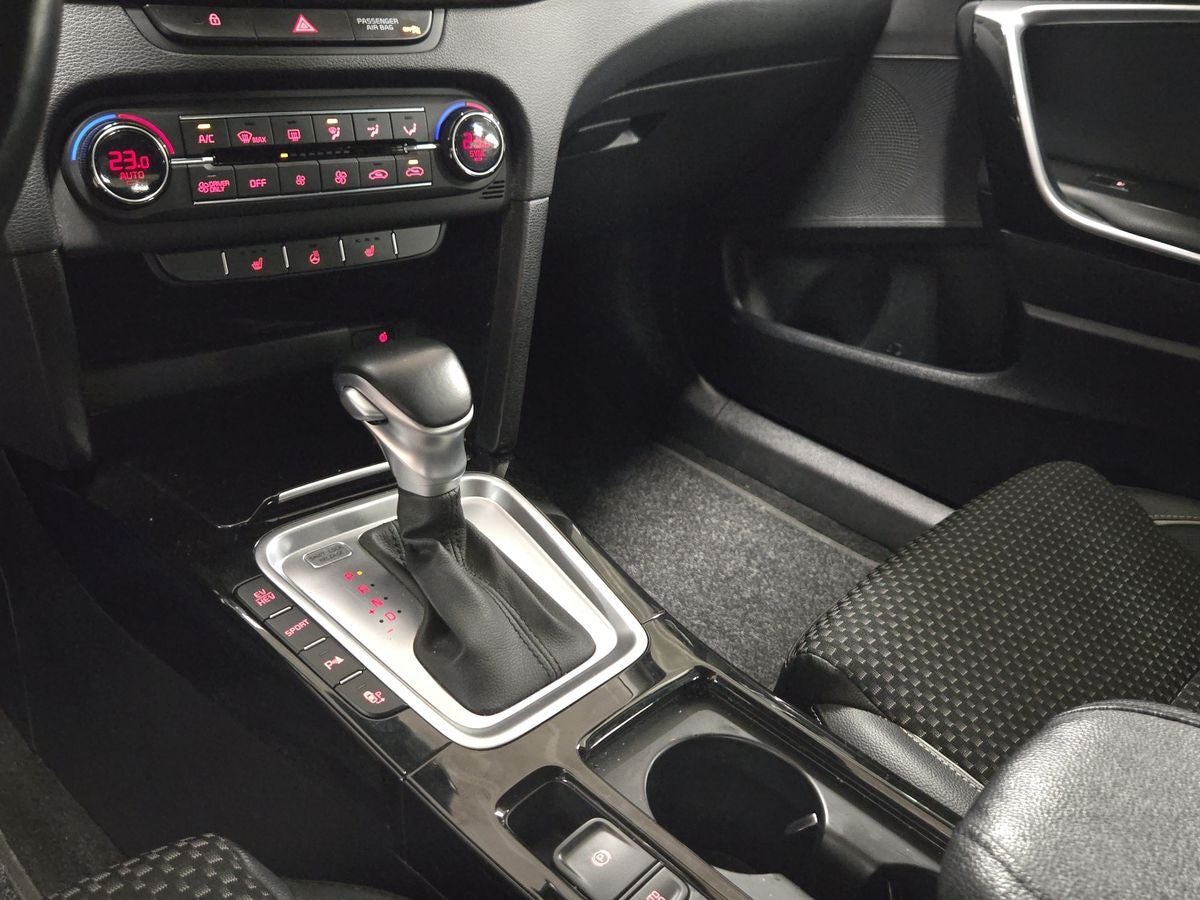 Kia XCeed PHEV Upgrade Intro DCT