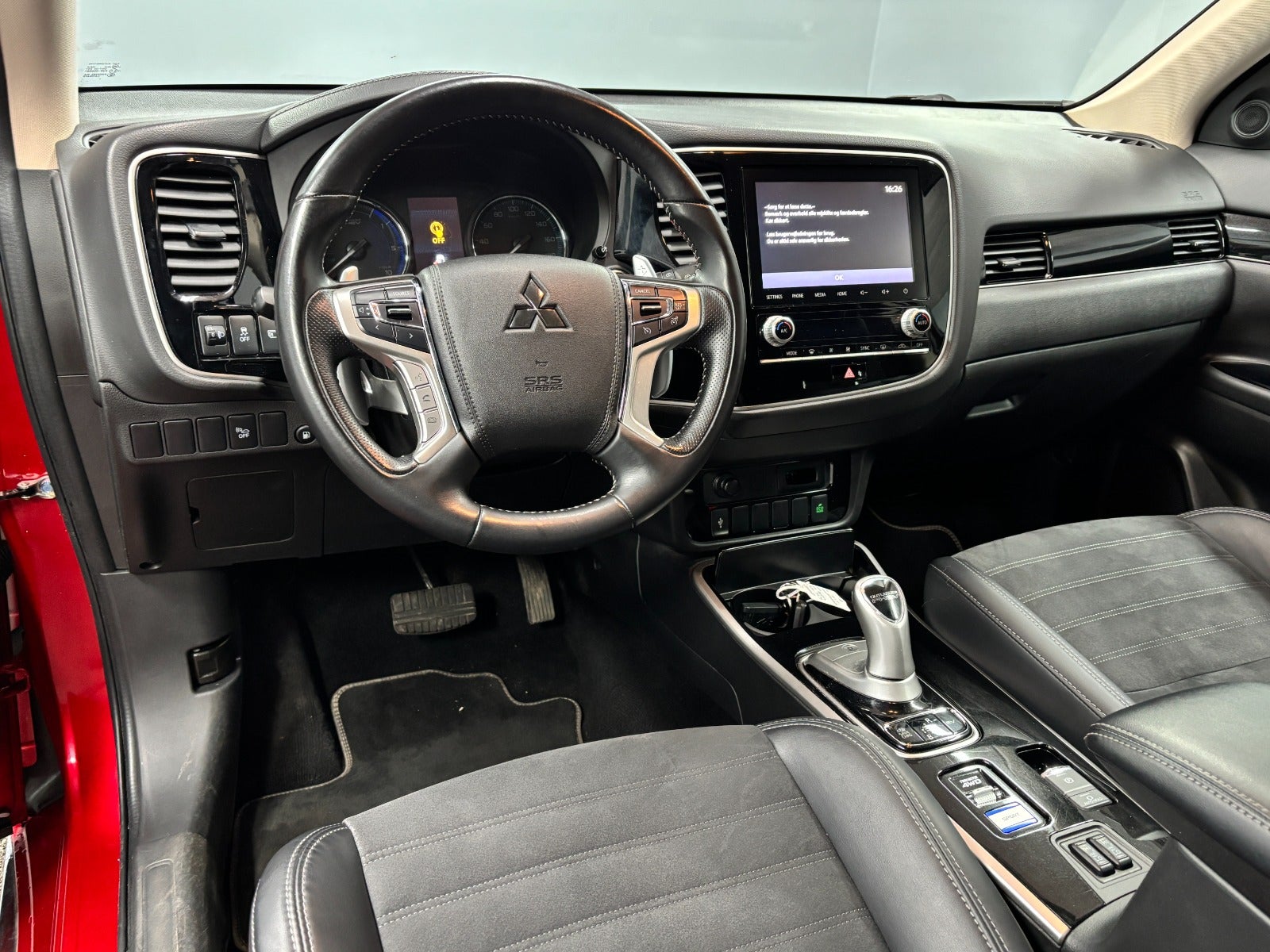 Billede af Mitsubishi Outlander 2,4 PHEV Inform+ CVT 4WD